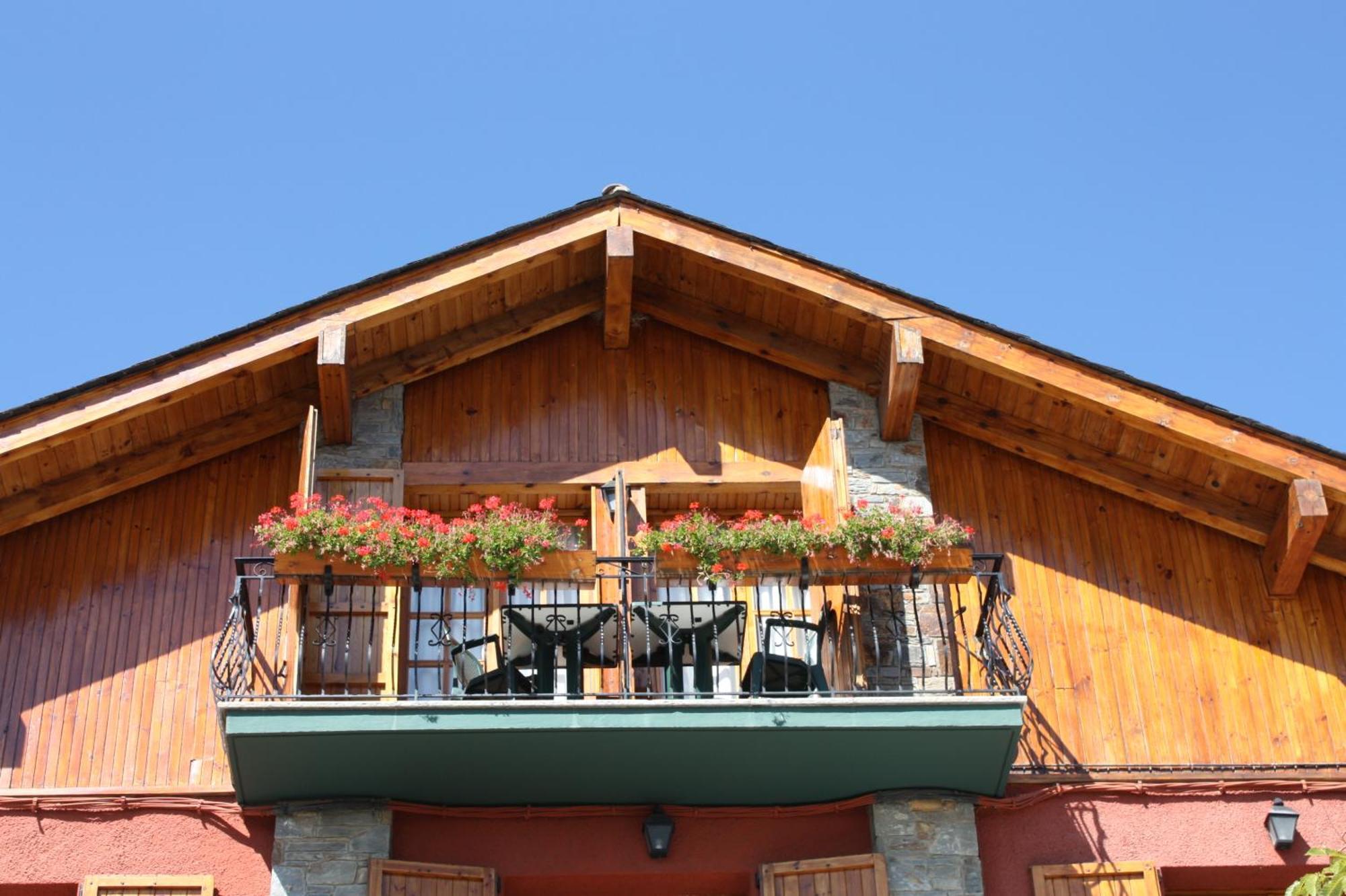 Hotel Esquirol (Adults Only) Llivia Exterior foto