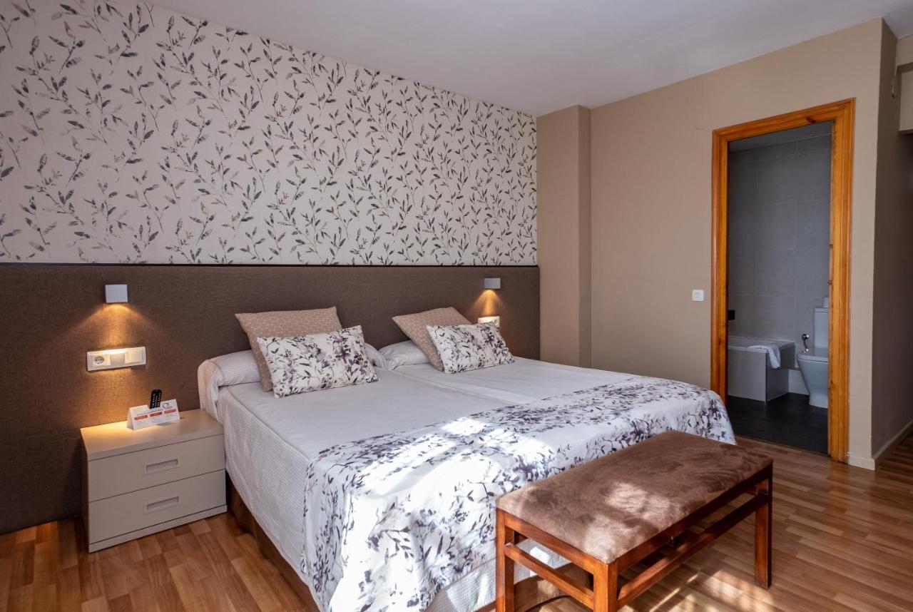 Hotel Esquirol (Adults Only) Llivia Exterior foto